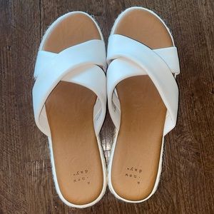 Size 10 never worn sandals